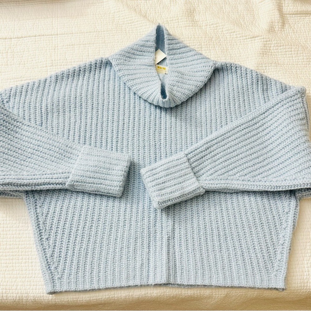 Woman sweater - brand new. Tagged.